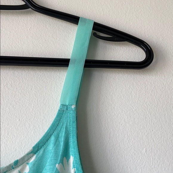 Floral tank - Picture 4 of 4